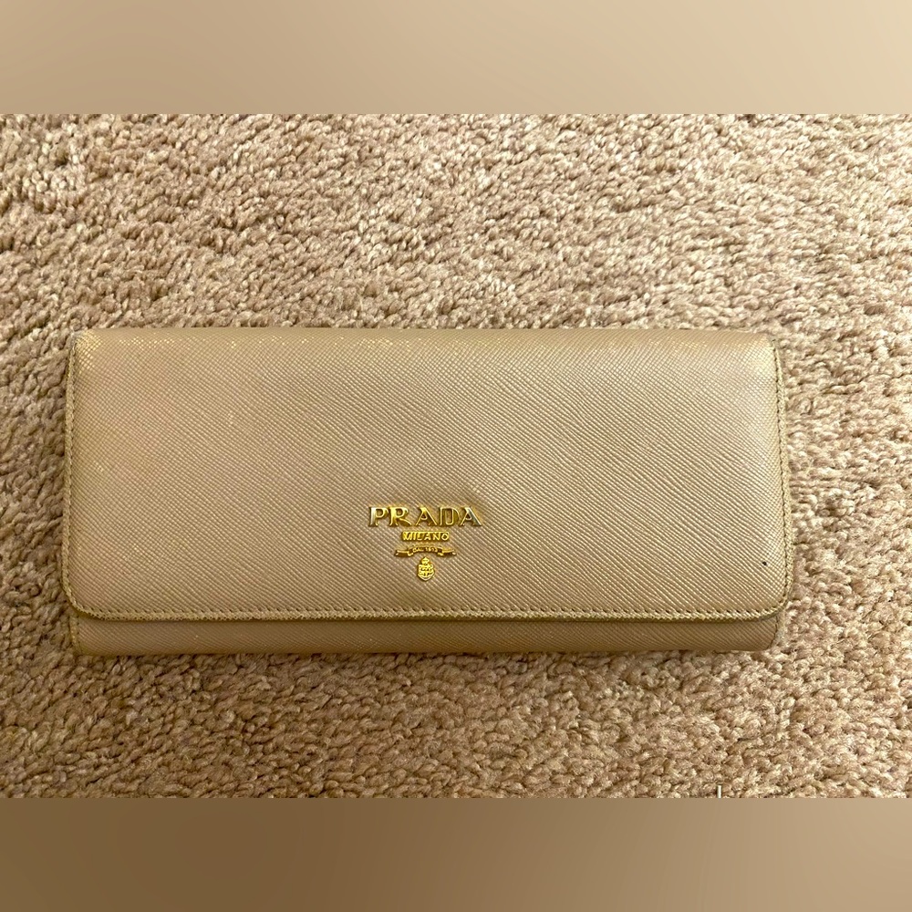 🌼PRADA SAFFIANO LEATHER TAN WALLET 🌼